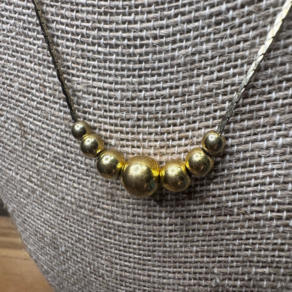 *Vintage* Gold-toned Graduated Bead Necklace